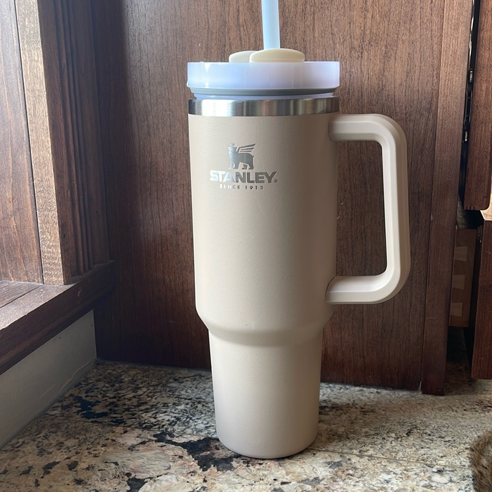 Stanley Quencher 40oz Tan